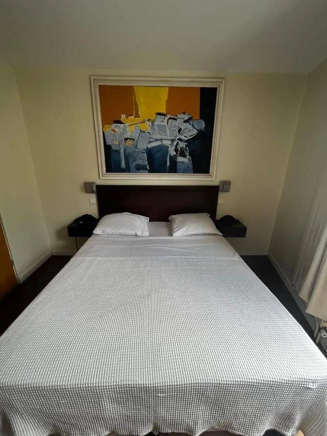 Tingis Otel Paris