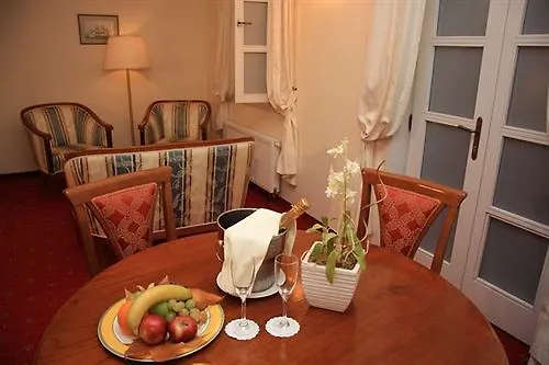 Otel Tingis 2*